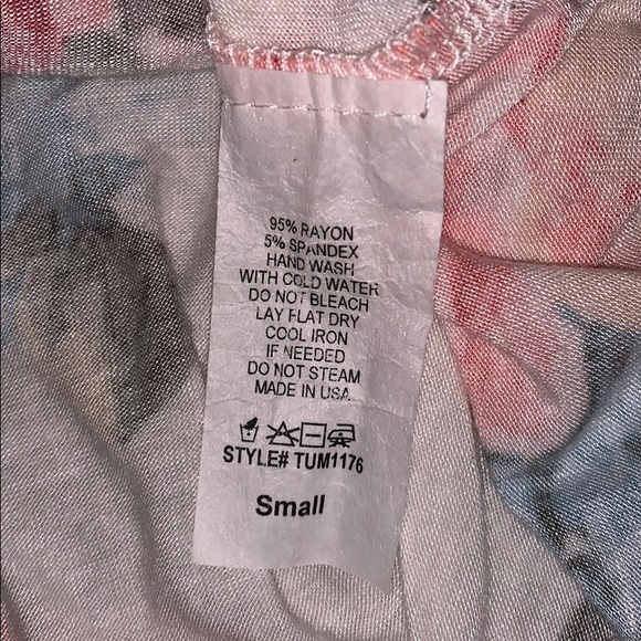 Floral Top - Picture 4 of 4